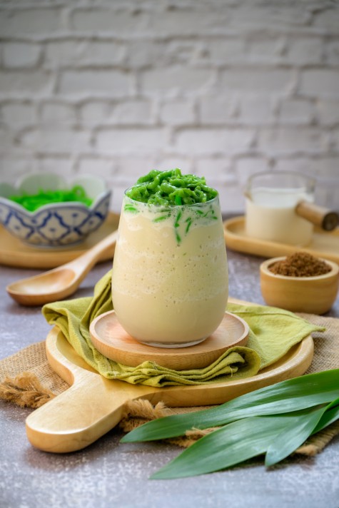 COCONUT FRAPPE WITH THAI LOD-CHONG