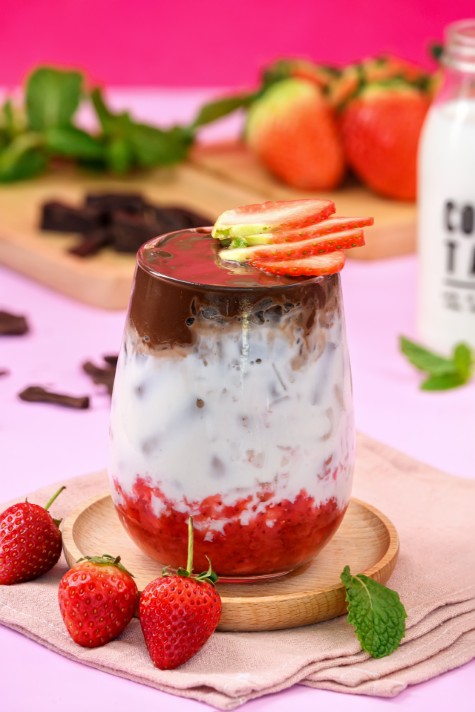 STRAWBERRY CHOCO-LICIOUS