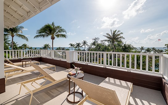 Seaview Three Bedroom Suite with Bathtub